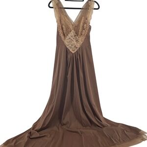 Vintage‎ Vanity Fair Babydoll Nightgown Brown Lace Romantic Feminine Fairy 34